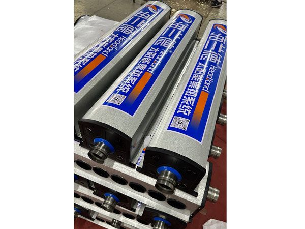 金屬超導(dǎo)熱管集熱器